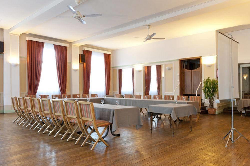 Logis Le Cheval Rouge Hotel Sainte-Menehould Kültér fotó